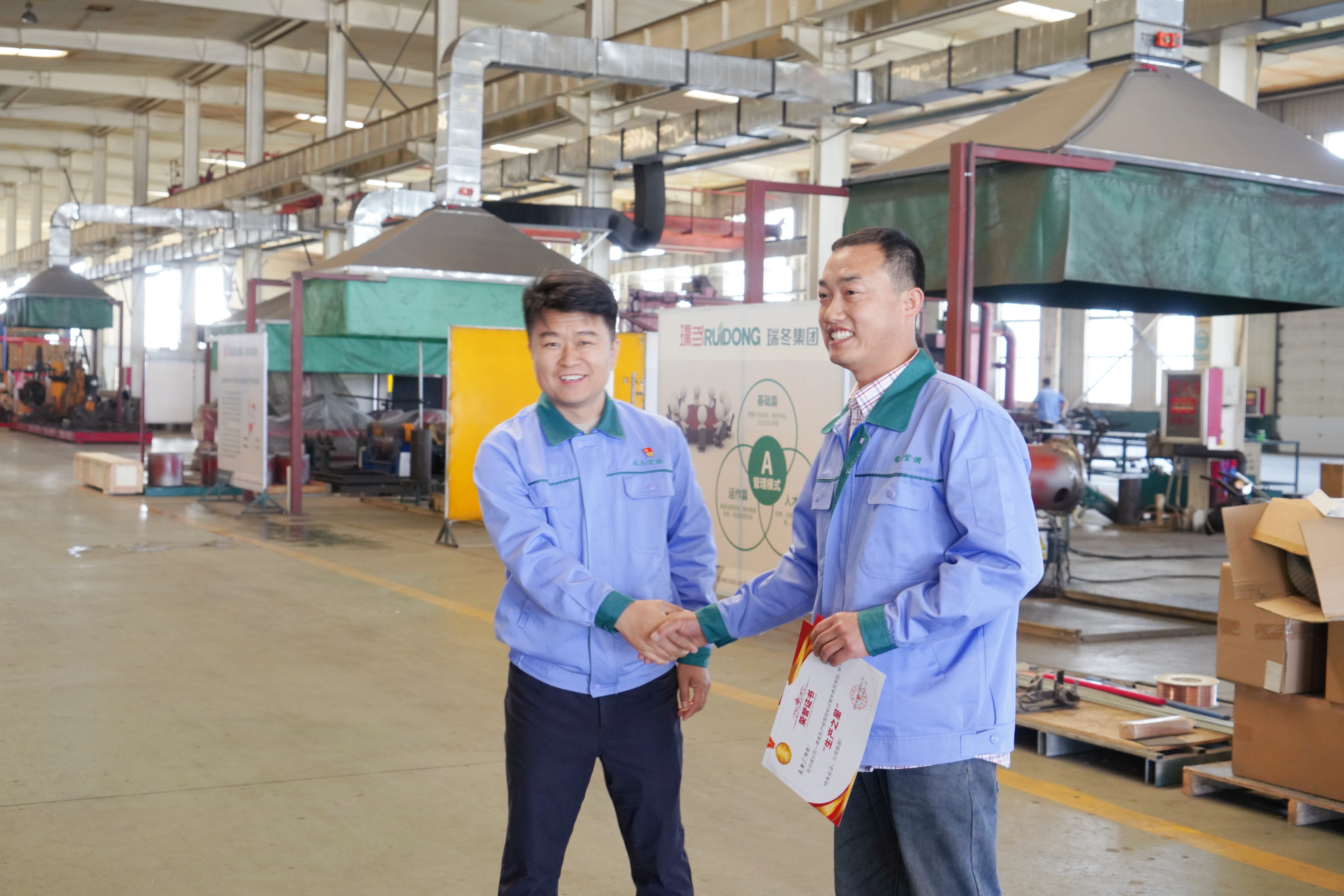 Diriger le nouveau voyage du développement de haute qualité par l'exemple